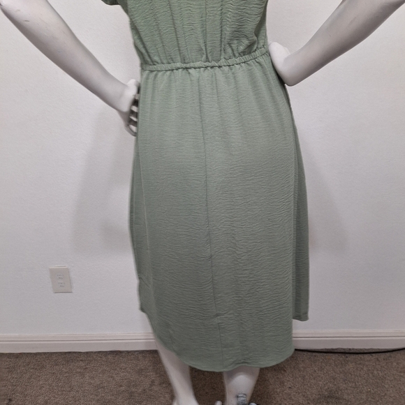 NEW Green Preppy Minimalist Cottagecore Short Sleeve V-Neck Wrap Dress Size XS - Picture 10 of 15